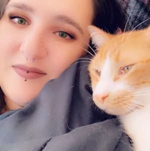 Meet your Posher, Caitlin